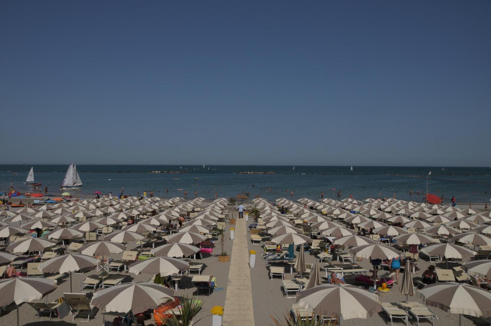 Club Del Sole Adriano Family Collection Hotel Punta Marina Buitenkant foto